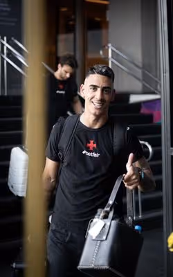 Vasco anuncia renovação de Puma Rodríguez até o fim de 2027