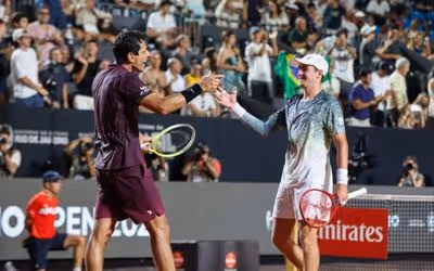 João Fonseca e Marcelo Melo dominam rivais e avançam à semifinal de duplas no Rio Open