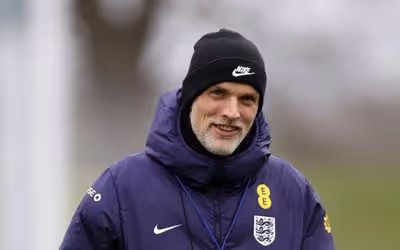 Técnico da Inglaterra se admira com a Espanha: 'Parece que não perdem'