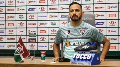 Clube da Série B acerta contratação de meio-campista ex-Fluminense