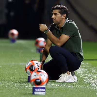 Palmeiras tropeça em casa com o Vitória e se complica na luta pelo título
