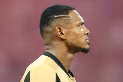 Clube inglês não desiste de John e deve fazer nova oferta ao Botafogo