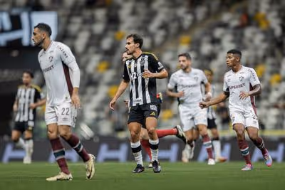 Vasco manifesta interesse na contratação de meia do Atlético-MG