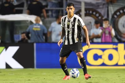 Zagueiro do Botafogo, David Ricardo entra na mira de clube italiano