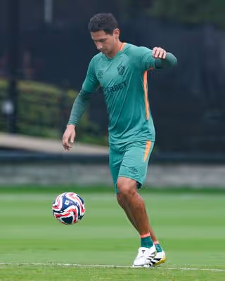 Perto de voltar aos treinos, Ganso irá encontrar cenário diferente com Zubeldía no Fluminense