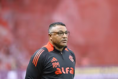 Roger Machado é demitido no Internacional após derrota para o arquirrival Grêmio