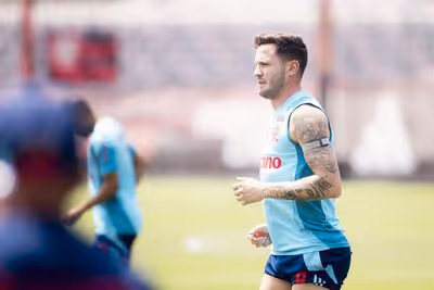Saúl busca se consolidar no Flamengo e pode igualar feito de Pablo Marí