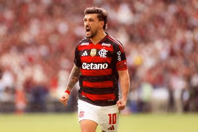 Camisa 10 do Flamengo, Arrascaeta é eleito o craque do Brasileirão 2025