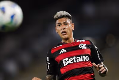 Clube francês tem interesse em Carrascal, e Flamengo não libera por menos de R$ 120 milhões