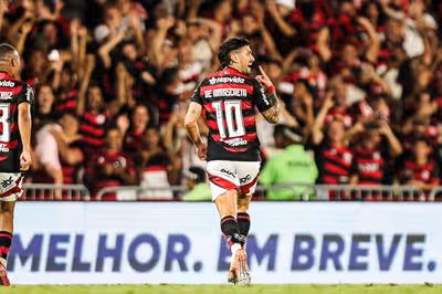 Arrascaeta alcança melhor marca da carreira no Brasileirão e supera desempenho de 2019