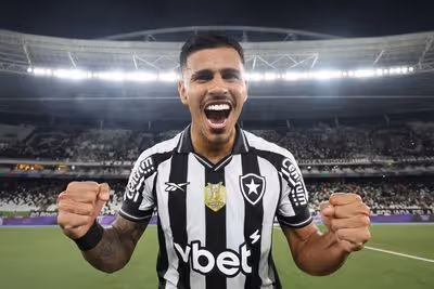 Botafogo aceita proposta de clube russo por zagueiro