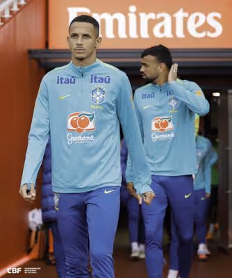Após experiência na Seleção, lateral aponta diferencial de Carlo Ancelotti