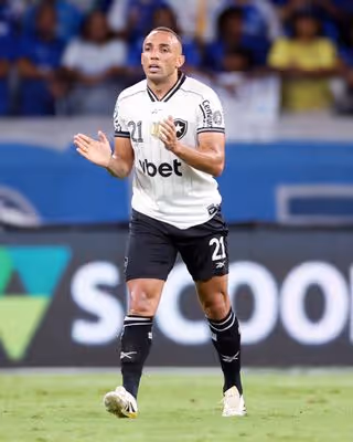 Lateral ou zaga? Marçal revela onde prefere jogar atualmente