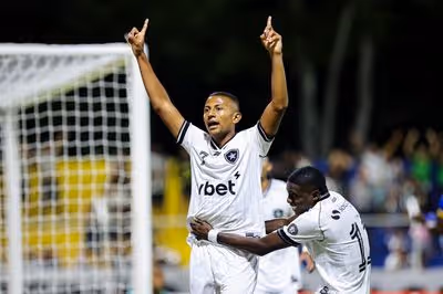 Kauan Toledo se destaca em início de temporada e pede passagem no Botafogo
