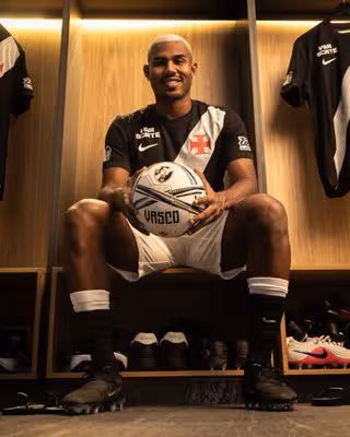Vasco anuncia a contratação de Cuiabano