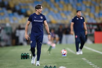 Fluminense segue nas buscas para contratar centroavante e zagueiro