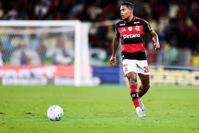 Flamengo monitora mercado em busca de lateral-esquerdo