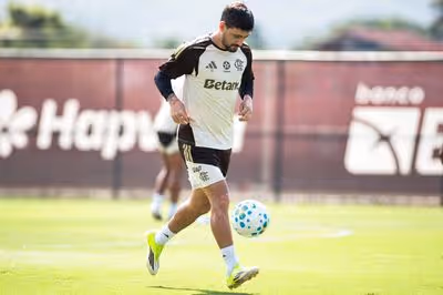 Eliminados da Copa, trio do Uruguai não irá com o Flamengo à Europa