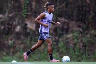 Danilo projeta encontro com o Palmeiras e mira sequência de vitórias do Botafogo