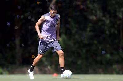 Zagueiro contratado pelo Botafogo trata pubalgia e não tem previsão de estrear