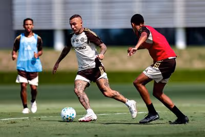 Atacante do Flamengo tem proposta para defender à Fiorentina