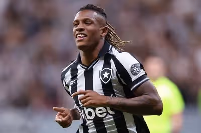 Botafogo planeja vender Danilo por valor acima de R$ 204 milhões