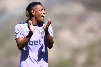 De saída do Botafogo, Danilo prioriza acertar com clube competitivo da Europa