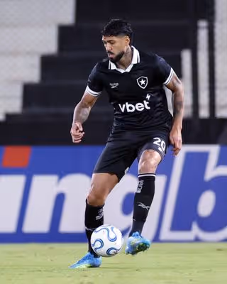 A caminho do Palmeiras, Alexander Barboza se despede do Botafogo: 'Obrigado por tudo'