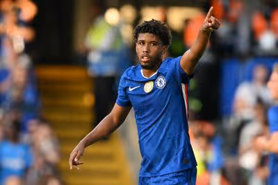 Andrey Santos destaca início de Rayan no futebol inglês: 'Potencial enorme'