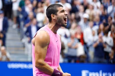 Alcaraz confirma favoritismo no Aberto da Austrália, vai à semifinal e encara Zverev