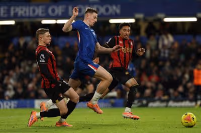 Estêvão sofre pênalti, mas Chelsea fica no empate com o Bournemouth