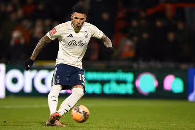 Igor Jesus marca no tempo regulamentar, mas erra nos pênaltis em eliminação do Forest
