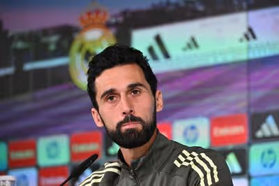 Declarações de Arbeloa escancaram problemas internos antes do duelo contra o City