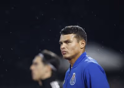 Thiago Silva marca gol contra em derrota do Porto no Campeonato Português