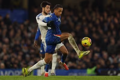 Chelsea vacila em casa e cede empate ao Leeds; United evita derrota no fim