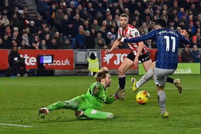 Arsenal sai na frente, mas cede empate ao Brentford no Inglês