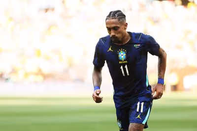 Raphinha descarta negociar com Al-Hilal antes do fim da Copa