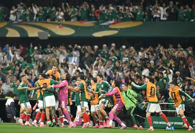México vence o Equador e garante vaga nas oitavas de final da Copa