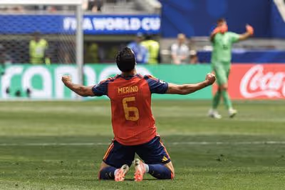 Decisivo para a Espanha mais uma vez, Merino celebra: 'Uma loucura'
