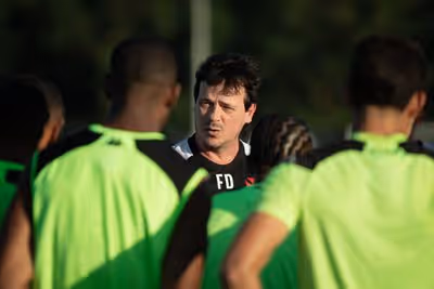 No Vasco, Diniz amplia sequência negativa em clássicos