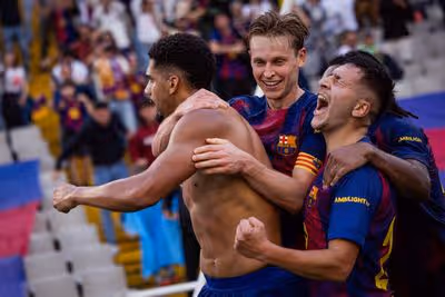Barcelona vence o Girona com gol 'chorado' nos acréscimos e dorme na liderança de La Liga