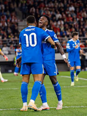 Jornal espanhol elogia momento de Vini Jr: 'Melhor conexão com Mbappé'