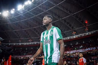 Zagueiro que foi alvo do Botafogo deve reforçar clube da Letônia