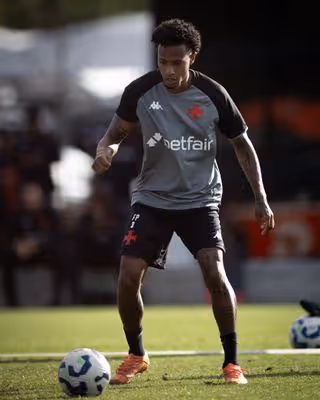 Tchê Tchê tem permanência incerta no Vasco em 2026