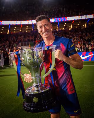 Lewandowski fala em tom de despedida do Barcelona mas faz mistério sobre futuro