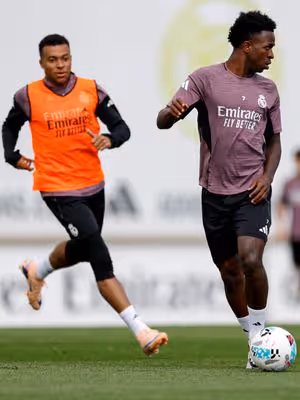 Mbappé pode receber multa de R$ 640 mil por críticas a treinador e diretoria do Real Madrid