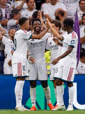 Com assistência de Vini Jr, Real Madrid goleia Málaga no Espanhol