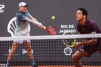 João Fonseca cita 'mudar o mindset' e vai à final de duplas no Rio Open