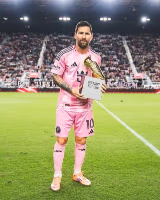 Clube turco avalia empréstimo de Lionel Messi por quatro meses, afirma jornal
