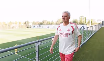 Mourinho inicia trabalho no Real Madrid cercado de expectativas